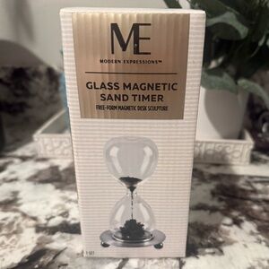 MODERN EXPRESSIONS™ GLASS MAGNETIC SAND TIMER -NEW